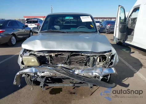 2000 Toyota Tacoma из США, поврежденный, VIN 4TAVL52N2YZ644394